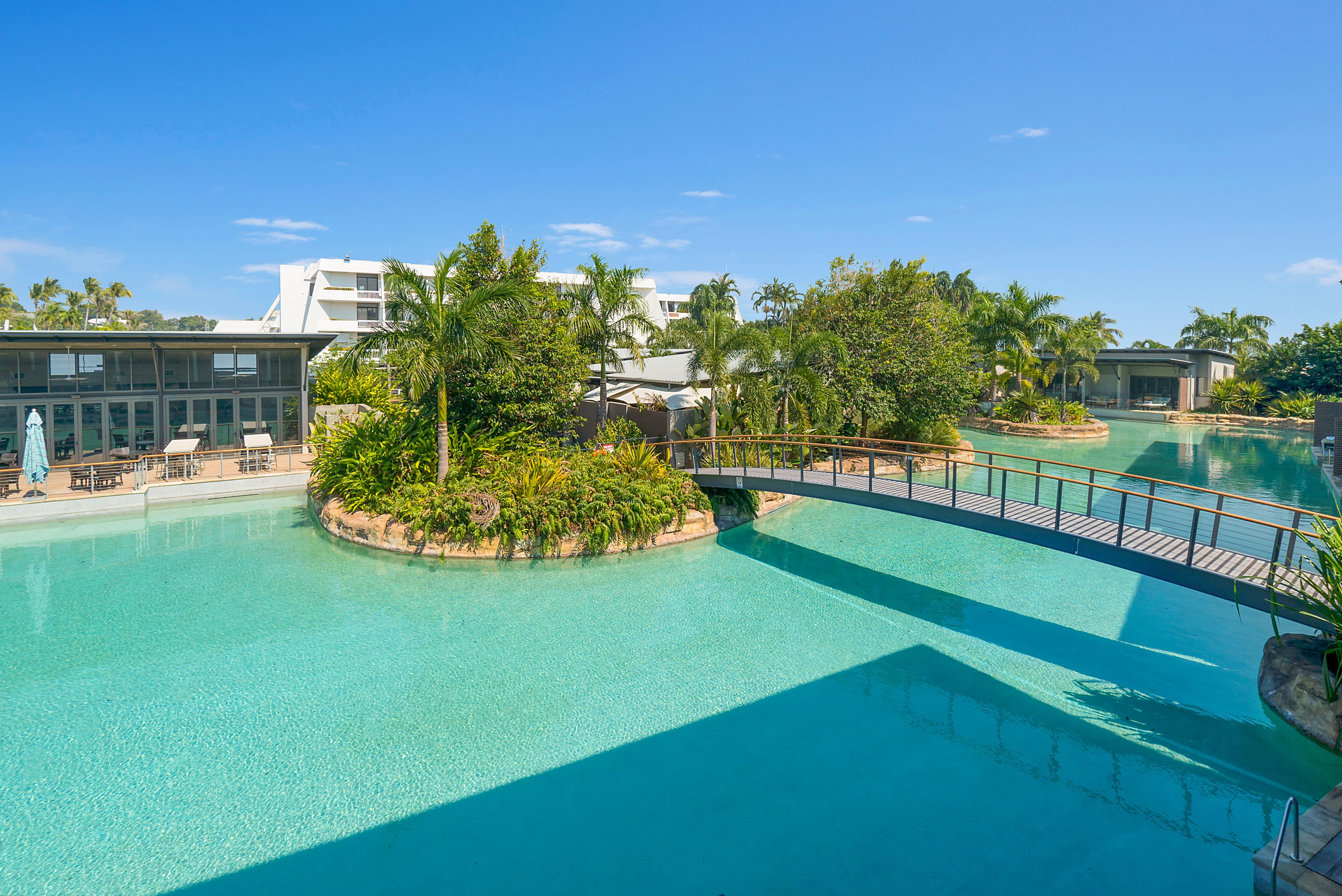 Mindil Beach Casino Resort Darwin Buitenkant foto The pool at Peppers Mantra on Saltwater Island