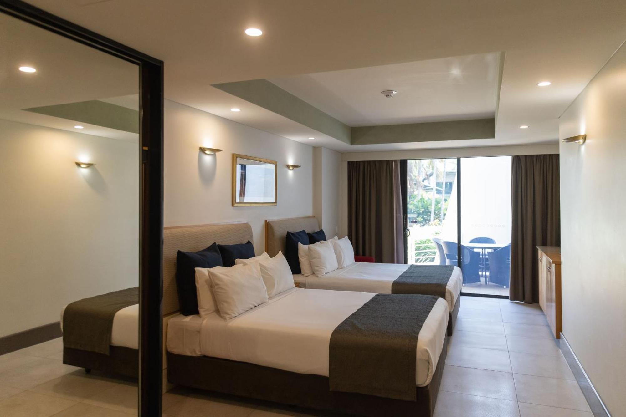 Mindil Beach Casino Resort Darwin Buitenkant foto A room at the hotel
