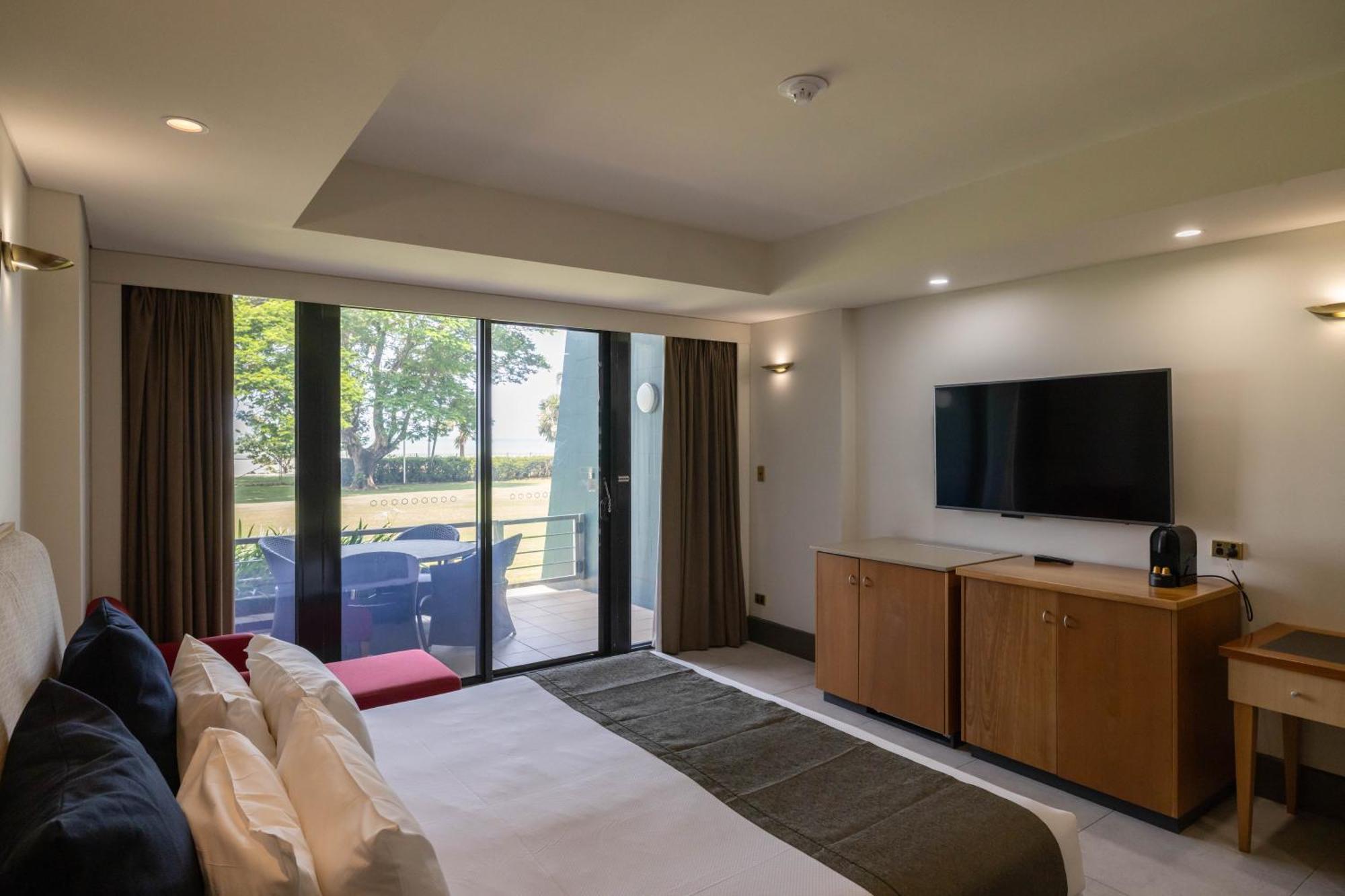 Mindil Beach Casino Resort Darwin Buitenkant foto A room at the hotel
