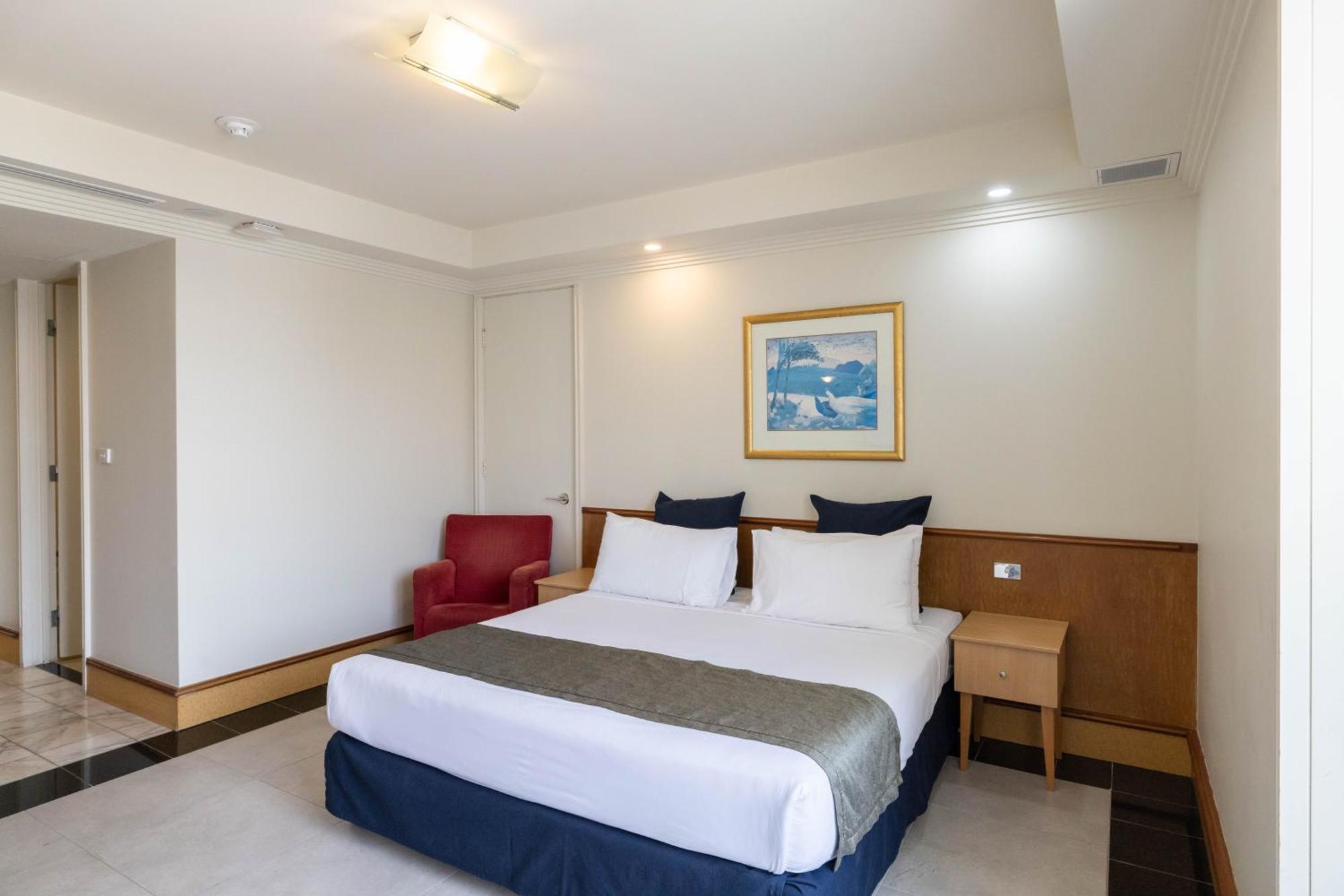 Mindil Beach Casino Resort Darwin Buitenkant foto A room at the hotel